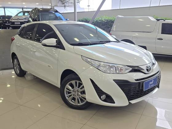 TOYOTA YARIS 1.3 16V FLEX XL PLUS TECH MULTIDRIVE TOYOTA YARIS 1.3 16V FLEX XL PLUS TECH MULTIDRIVE